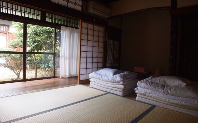Yuzan Guesthouse - Hostel