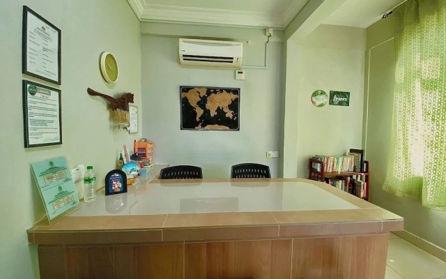 OYO 91002 D Qamar Motel