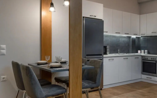 101m² Renovated Apartment in Koukaki