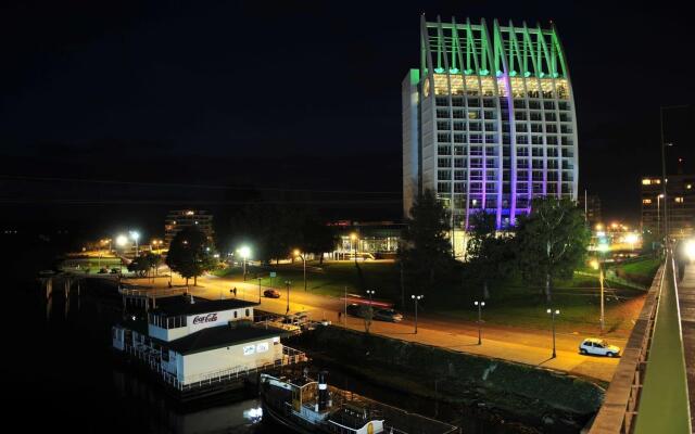 Hotel Dreams Pedro de Valdivia
