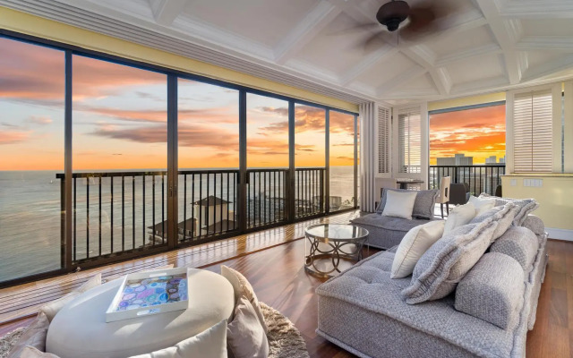 Oceanview Penthouse Suite