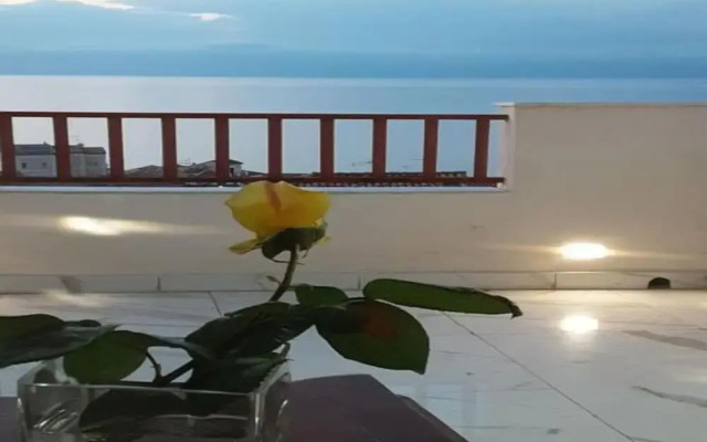 Apartment Near the sea