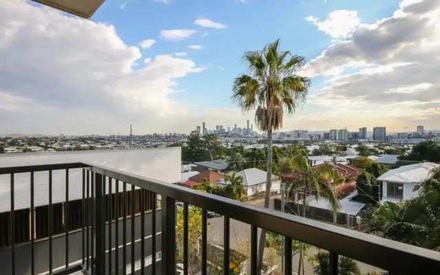 Cosy 1 Bedroom Unit With Views Of The City