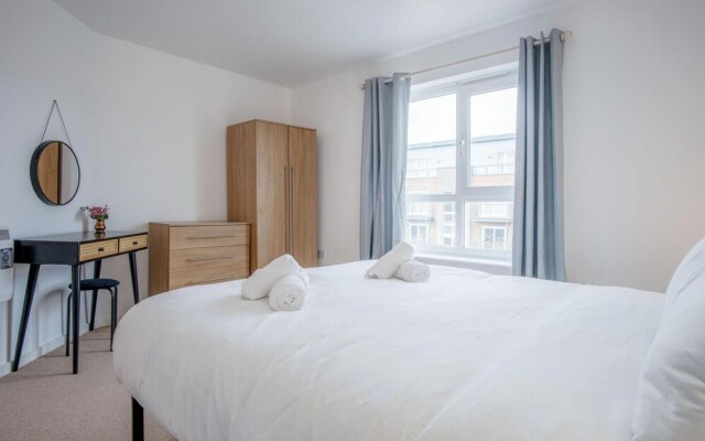 The Penthouse - 3 Bedroom Apartment - Llanelli