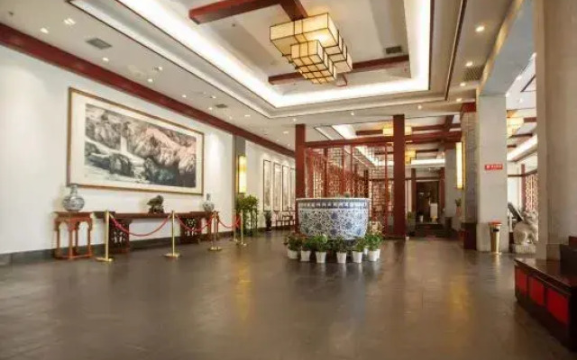 Fukang Sunshine Holiday Hotel