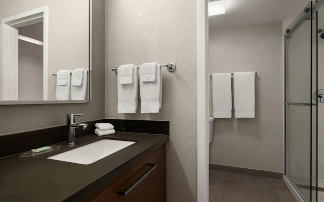 Courtyard by Marriott Atlanta Northlake