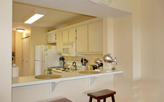 Condo With Pool, View of Clam Bay and Walk to Beach