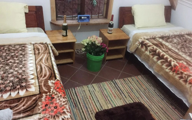 David Crater Homestay