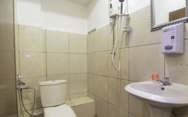 Oyo 44017 Lc Premium Stay