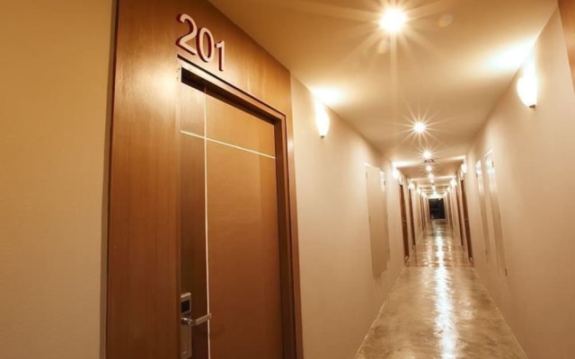 The Plubpla Serviced Apartment