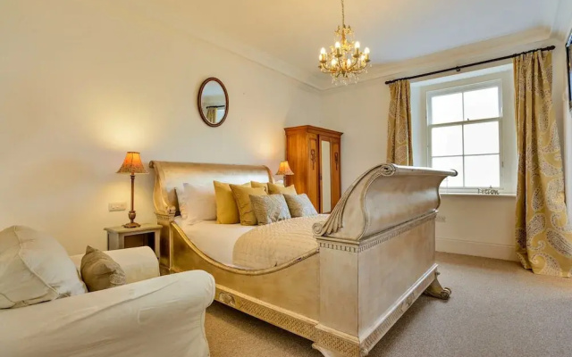 Self-catering Retreat With Pool, hot tub