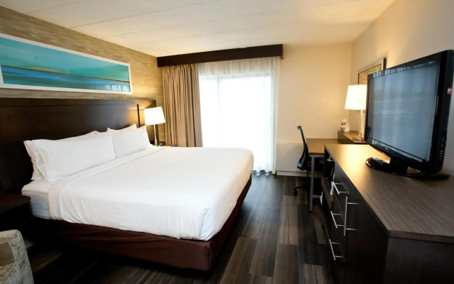 Holiday Inn Peterborough-Waterfront, ON by IHG