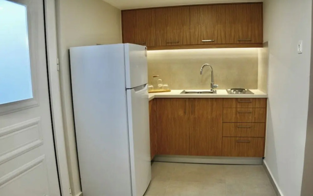 Villa Fleria Seaside Studios & Apts