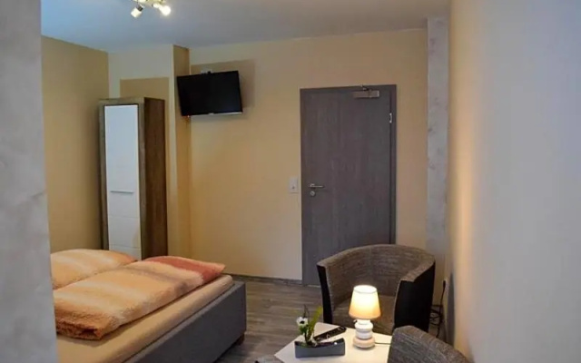 Hotel - Bistro - 3-eck
