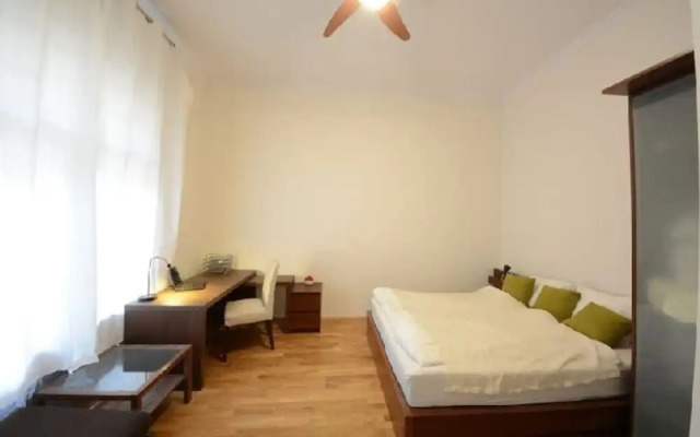 Lazar 7 Apartment