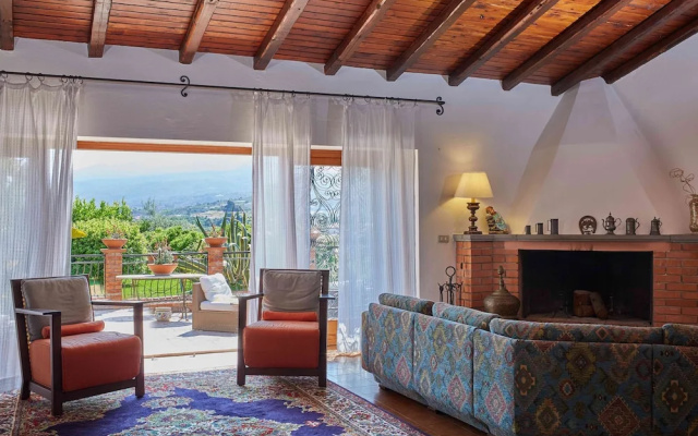 Stunning Villa With Private Pool Chlorine-free and Jacuzzi
