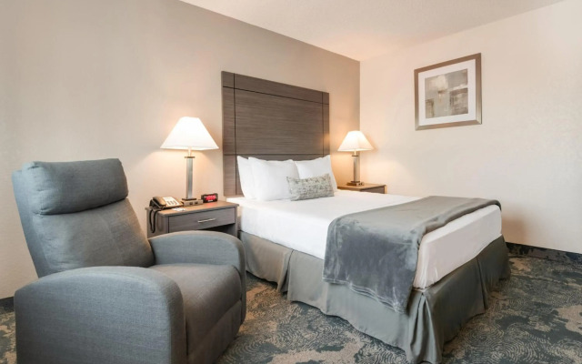 American Inn Suites Detroit Metro Airport