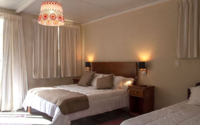 Alevines Playa el Emir Hostel & Suites