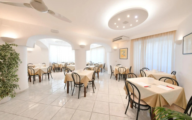 Hotel Noris