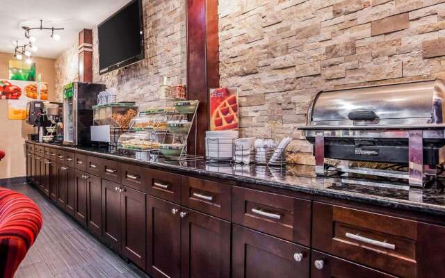 Quality Inn & Suites Des Moines Airport