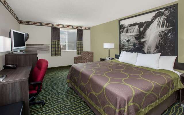 Super 8 by Wyndham Independence Kansas City