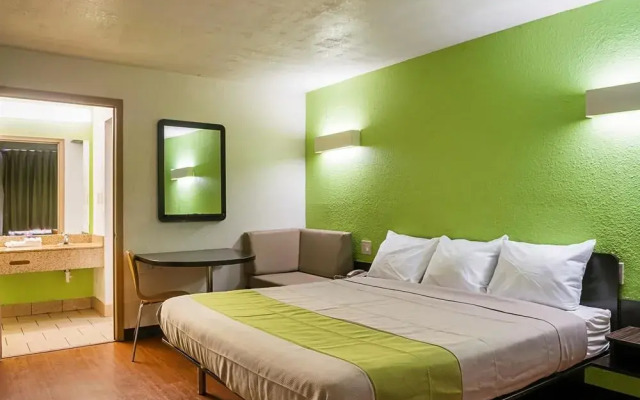 Motel 6 Harvey LA