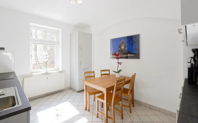 City Park Apartments Ludi