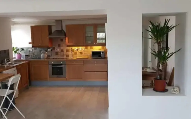 Ark Flats Apartment Spacious And Modern
