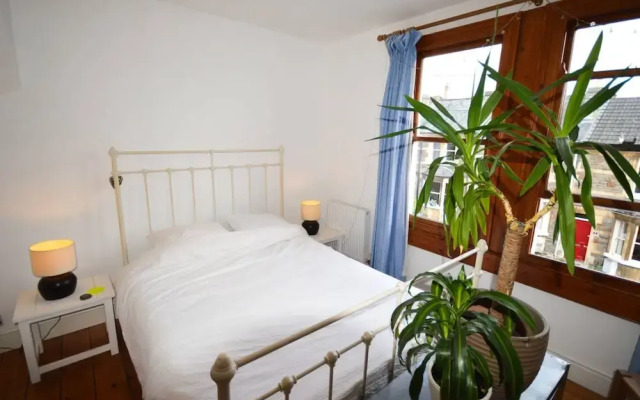 Beautiful Home in Bath with Garden