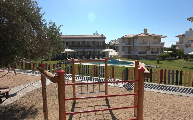 Finikas Garden Beach Resort Nikiti