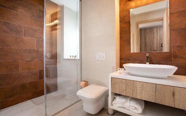 Kanopian Penthouse Hotel