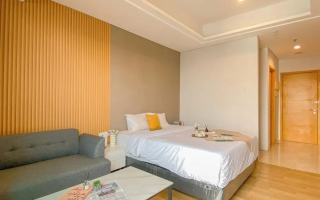 Cozy Designed Studio At Apartment Capitol Suites