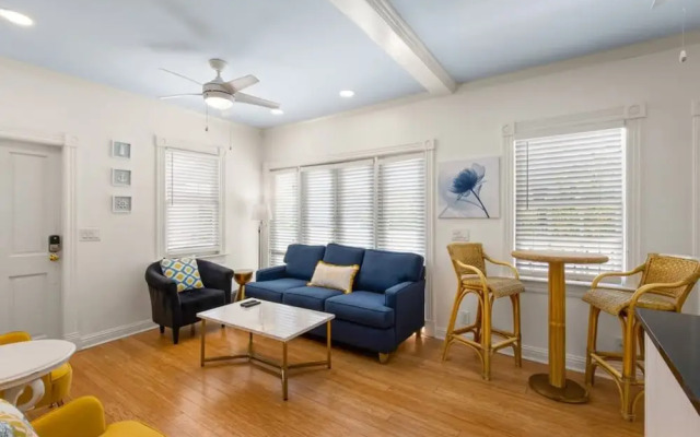 Poolside Paradise by Brightwild Heated Pool