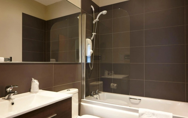 Linton Lodge Hotel, BW Signature Collection