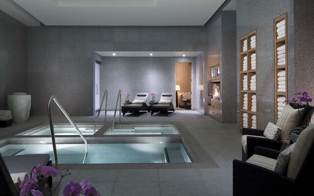 Signature Suites Collection