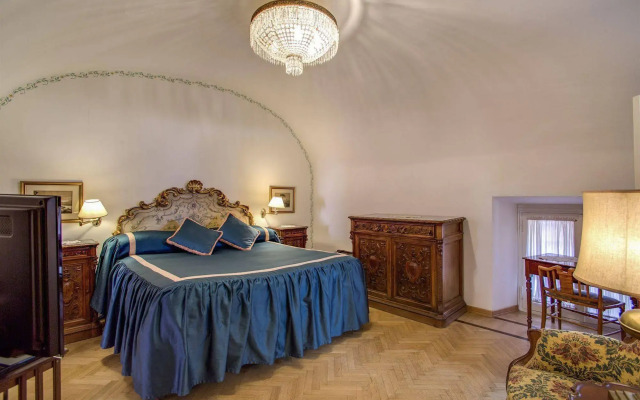 Navona Gallery and Garden Suites