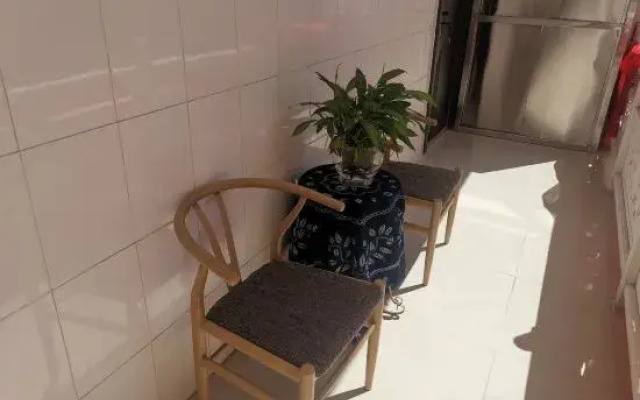 Dali Mountain Ling Inn (Century Middle School)