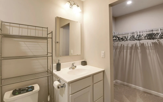 Pet-friendly Nashville Townhome: 10 Mi to Dtwn