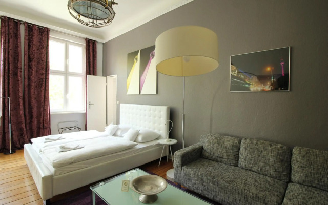 ArtHotel Connection