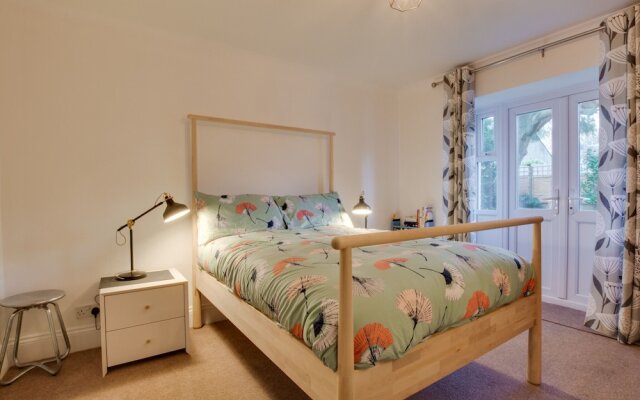 Modern Holiday Home in Saundersfoot with Garden