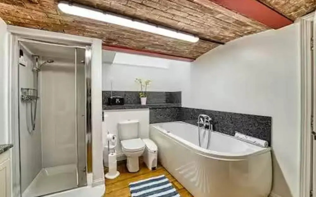 Host Stay The Basement on the Tything