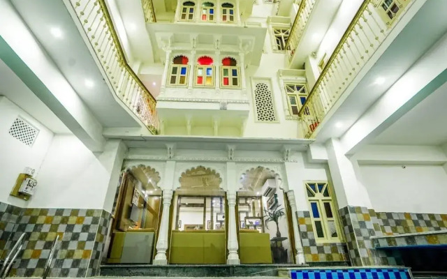 Royal Rafahiya - A Rooftop Lake View Hotel Near Lake Pichola