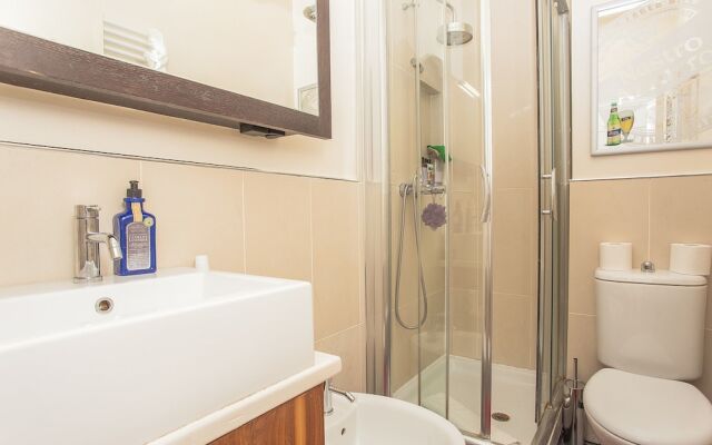 Notting Hill Apartment