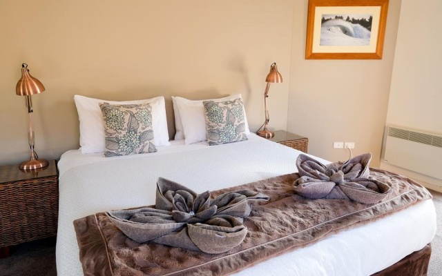 Whitesbeach Guesthouse – Guest Rooms – Torquay