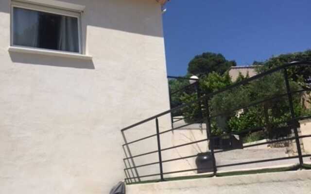 Apartment With one Bedroom in Connaux, With Pool Access, Enclosed Gard