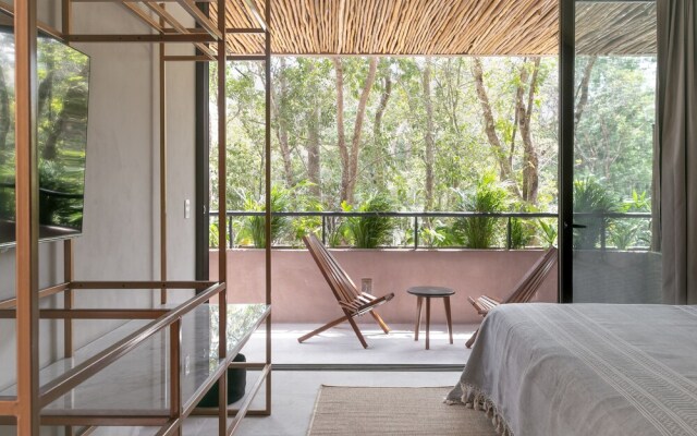 Zereno Luxury Boutique Hotel
