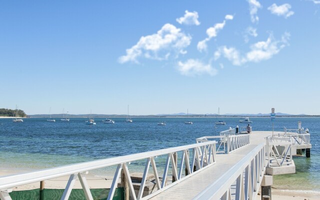 The Breakers, 16B Government Road