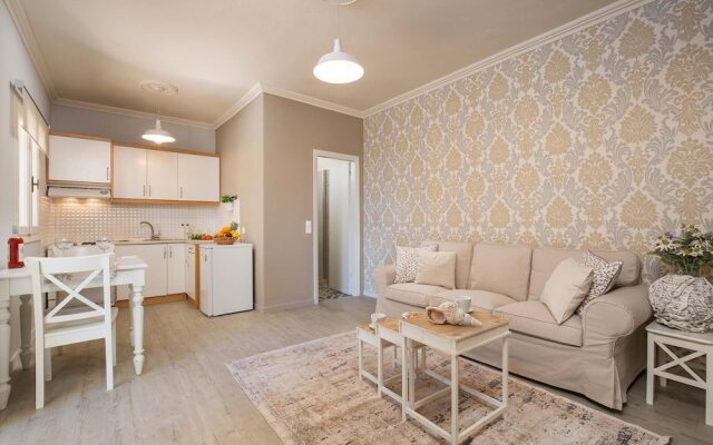 Chryssa Villa - Sun - Splashed Romantic