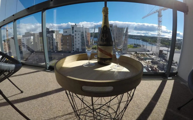 Soolo 7th floor lake view