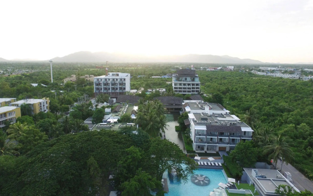 Veranda Pool Villas & Suite